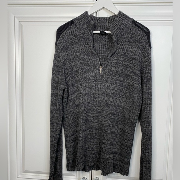 Calvin Klein Jeans Men’s Size XL Grey 1/2 Zip Front Sweater w/Stand Up Collar - Picture 2 of 9